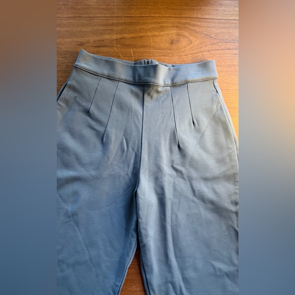 High-Waist Slim Fit Women's Pants in Gray - Picture 3 of 8
